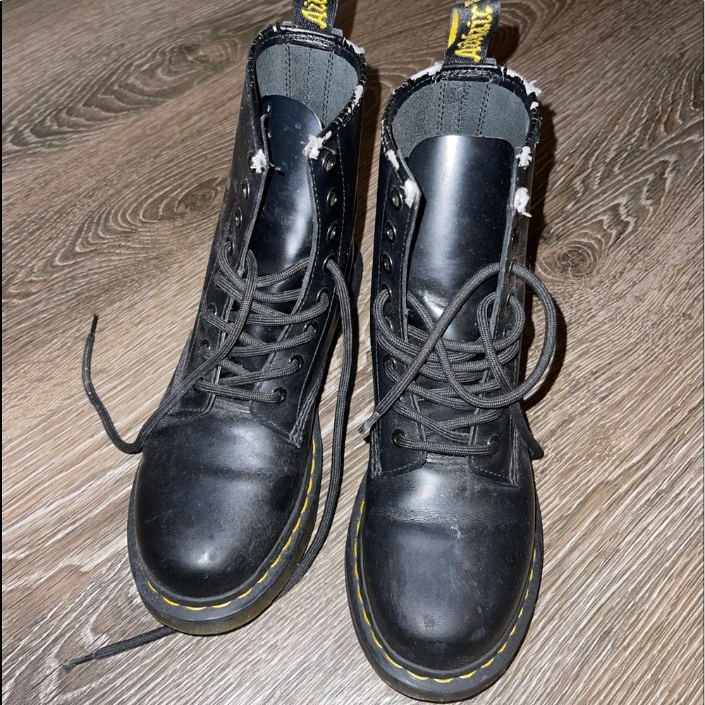 Dr Martens modern classic smooth 1460 8 eye boots